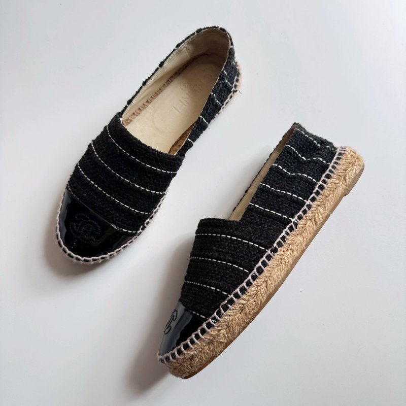 💥經典必買回歸 Chanel 黑色毛呢拼漆皮草編鞋-0