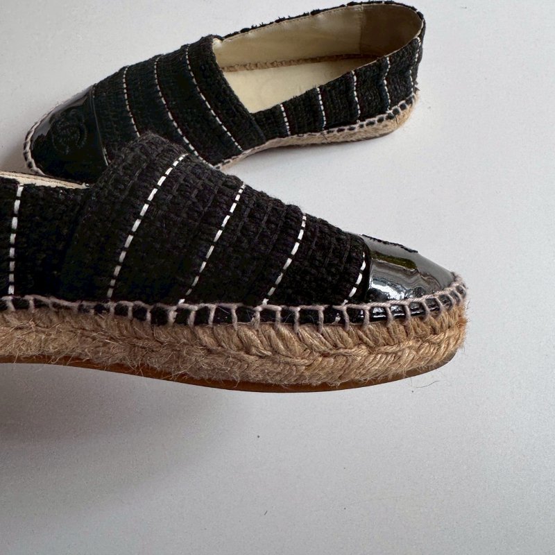 💥經典必買回歸 Chanel 黑色毛呢拼漆皮草編鞋-3