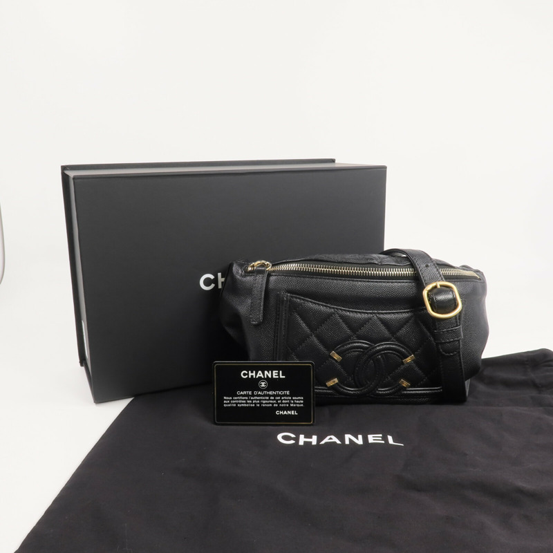 CHANEL 牛皮皮革Filigree Waist Bag金扣腰包-16