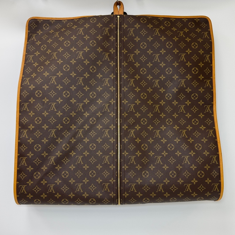 Louis Vuitton Monogram 帆布西裝套-1