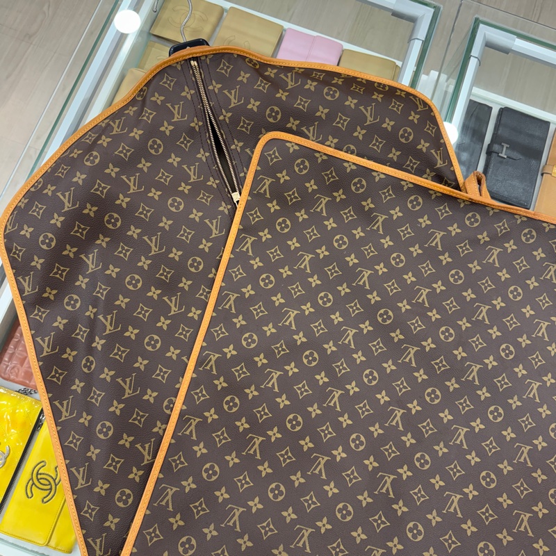 【赫蒂國際精品】 Louis Vuitton Monogram 帆布西裝套-19