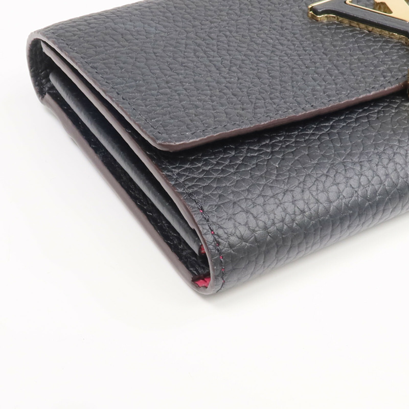 LOUIS VUITTON Taurillon Capucines Wallet金扣長錢包-7