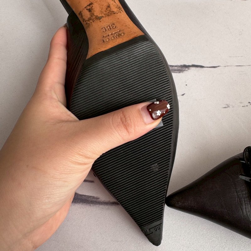 💥可休閒可正式 GUCCI 黑色尖頭竹節低跟鞋-22