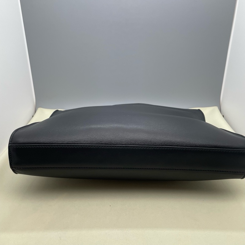 98新FENDI/芬迪 小惡魔 peekaboo 全皮男士公文包 尺寸:37✖️28✖️cm 附件: 塵袋 肩帶 (-5