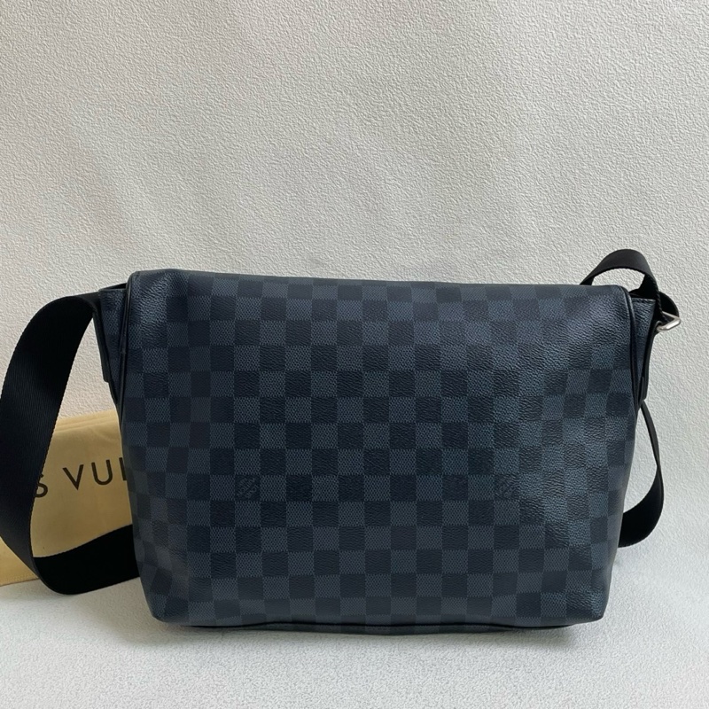 LouisVuitton 路易威登 郵差包 經典黑棋盤包身 簡約大氣有耐用  30*26*9-2