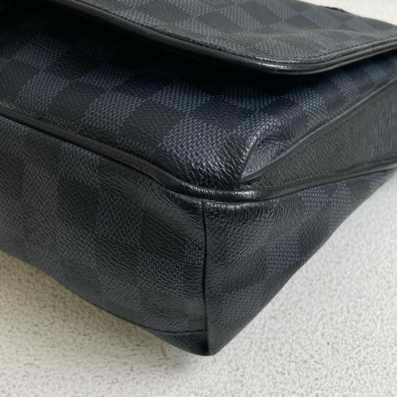 LouisVuitton 路易威登 郵差包 經典黑棋盤包身 簡約大氣有耐用  30*26*9-5