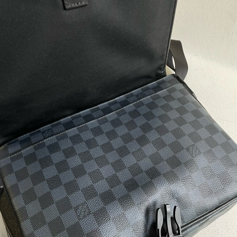 LouisVuitton 路易威登 郵差包 經典黑棋盤包身 簡約大氣有耐用  30*26*9-6