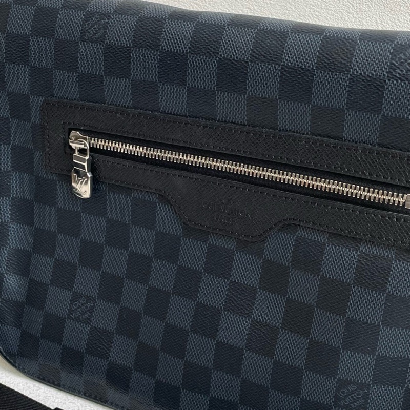 LouisVuitton 路易威登 郵差包 經典黑棋盤包身 簡約大氣有耐用  30*26*9-8