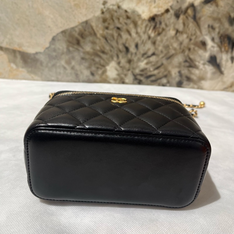 Chanel黑羊金球司化妝箱-5