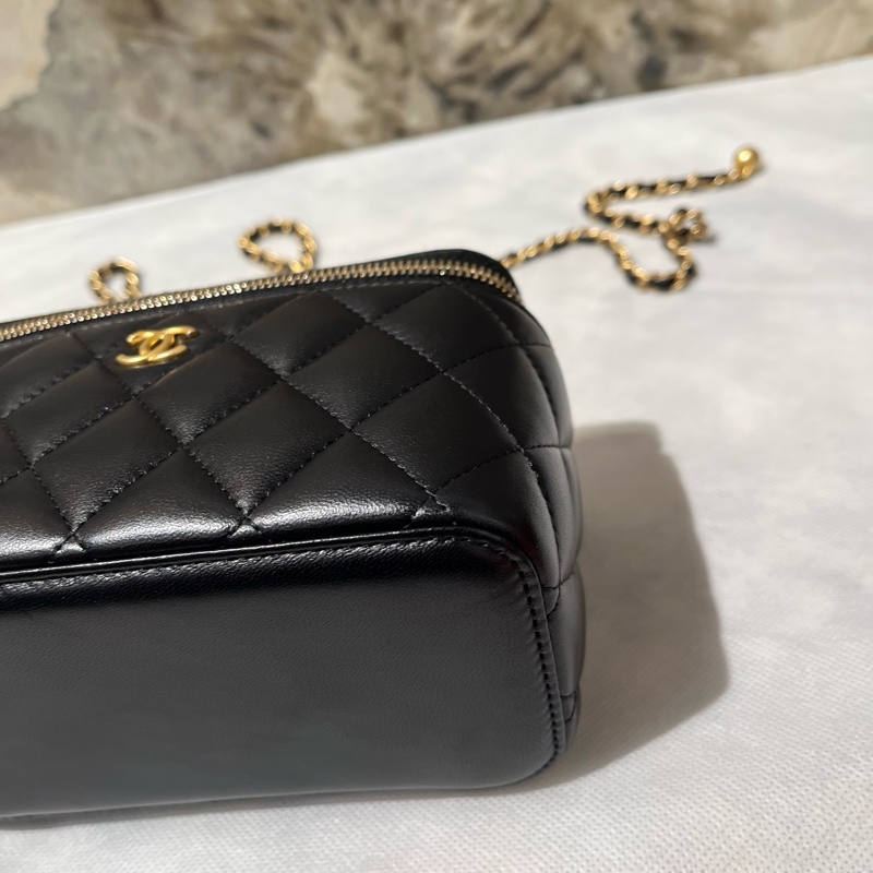 Chanel黑羊金球司化妝箱-7