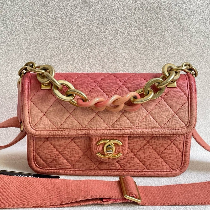 CHANEL 香奈兒珊瑚色荔枝皮雙C金扣手袋 經典菱格紋設計 荔枝紋牛皮 27開 22*14*5 附件：卡-0