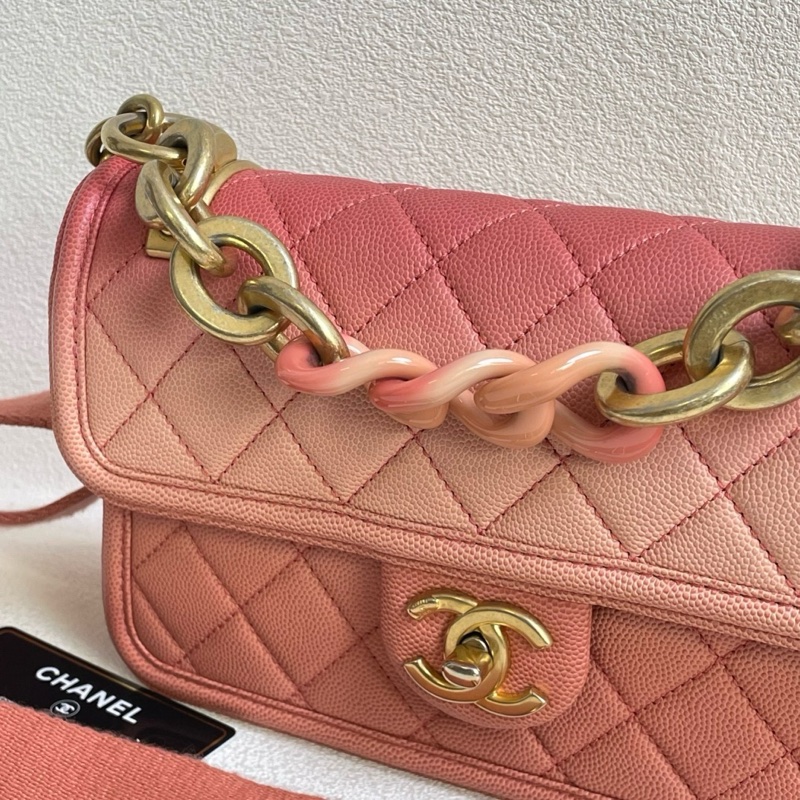 CHANEL 香奈兒珊瑚色荔枝皮雙C金扣手袋 經典菱格紋設計 荔枝紋牛皮 27開 22*14*5 附件：卡-1