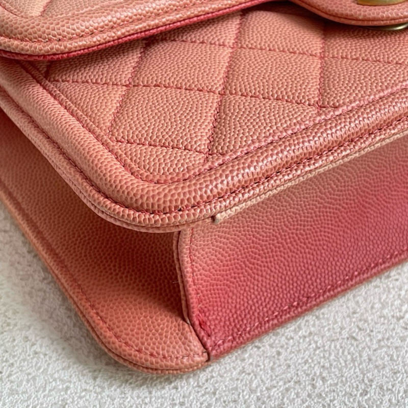 CHANEL 香奈兒珊瑚色荔枝皮雙C金扣手袋 經典菱格紋設計 荔枝紋牛皮 27開 22*14*5 附件：卡-4