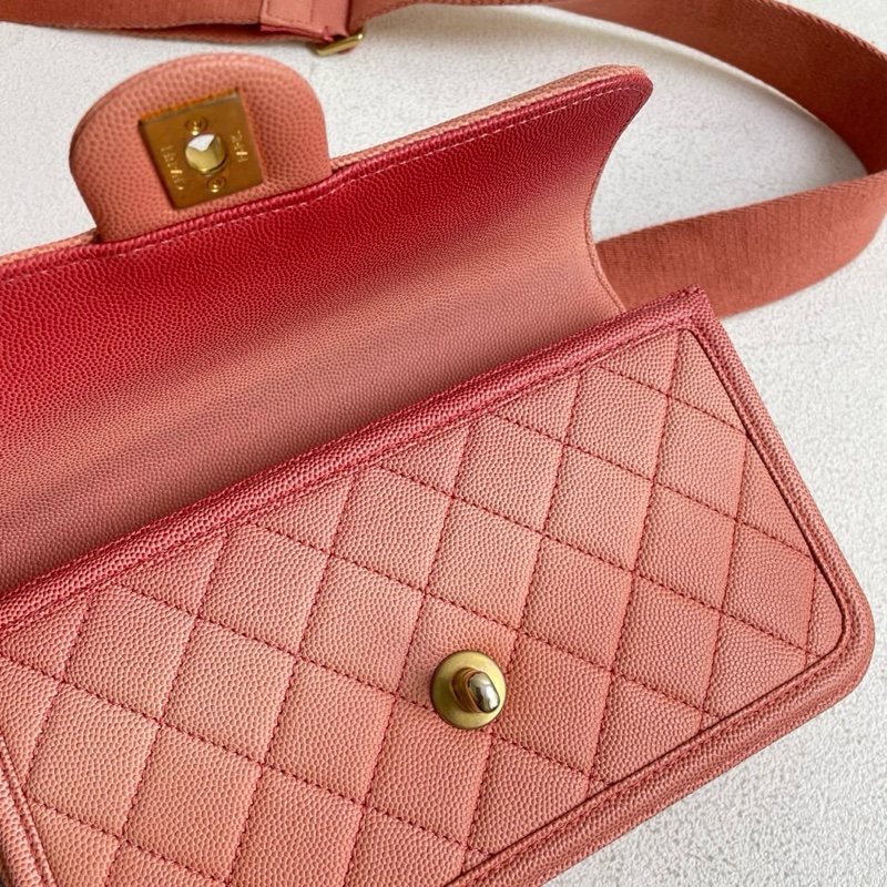 CHANEL 香奈兒珊瑚色荔枝皮雙C金扣手袋 經典菱格紋設計 荔枝紋牛皮 27開 22*14*5 附件：卡-8