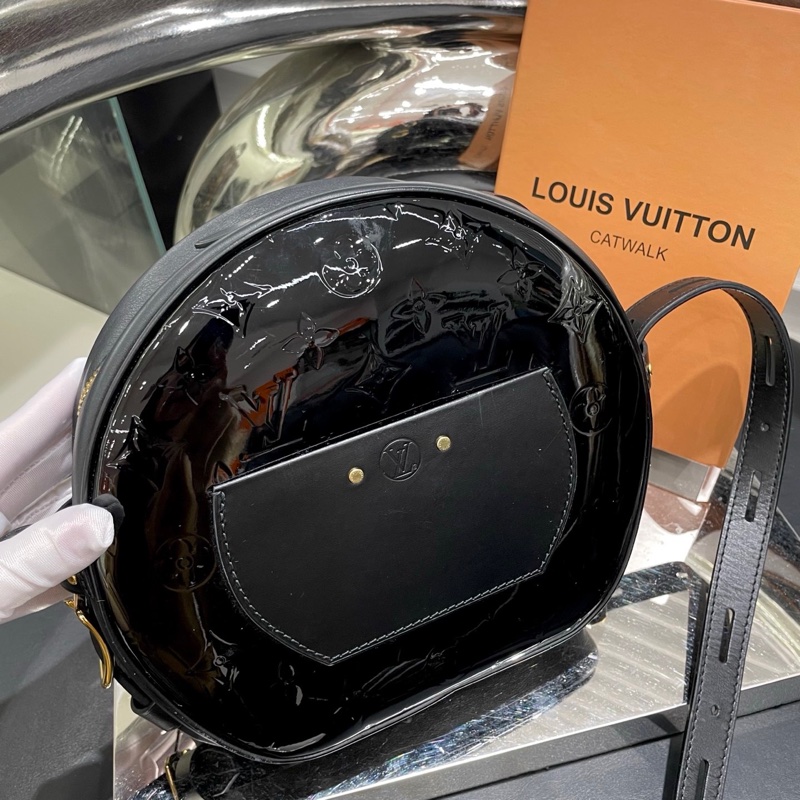 LV 黑色金扣 漆皮大圆饼-3