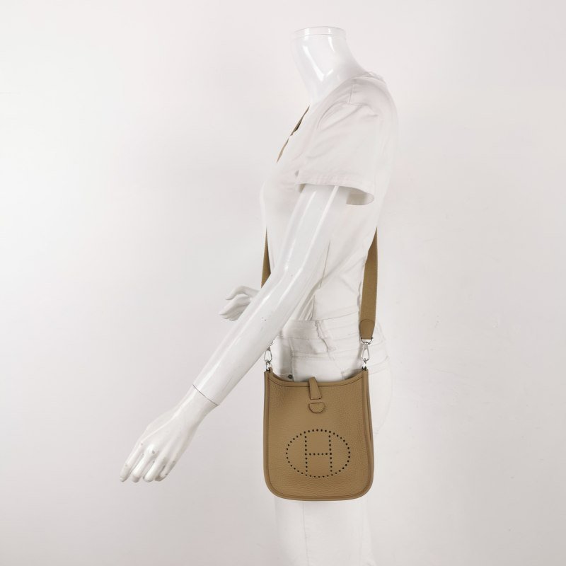 Hermes Evelyne 16鏤空斜背包單肩包Clemence(TC)牛皮銀扣1C塵土色K刻-1