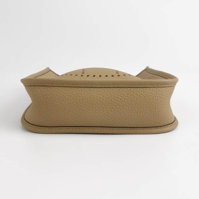 Hermes Evelyne 16鏤空斜背包單肩包Clemence(TC)牛皮銀扣1C塵土色K刻-5