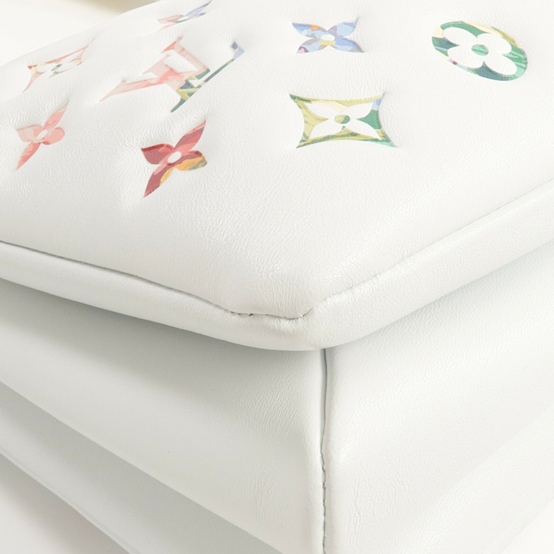 LOUIS VUITTON 羊皮皮革Coussin PM金扣手挽肩背兩用袋-7