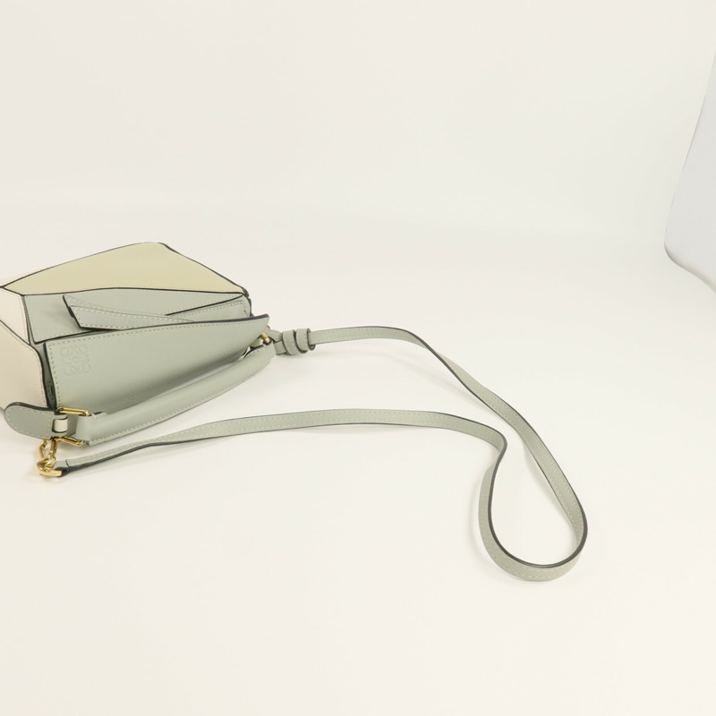 LOEWE 牛皮皮革Mini Puzzle金扣手挽肩背兩用袋-4