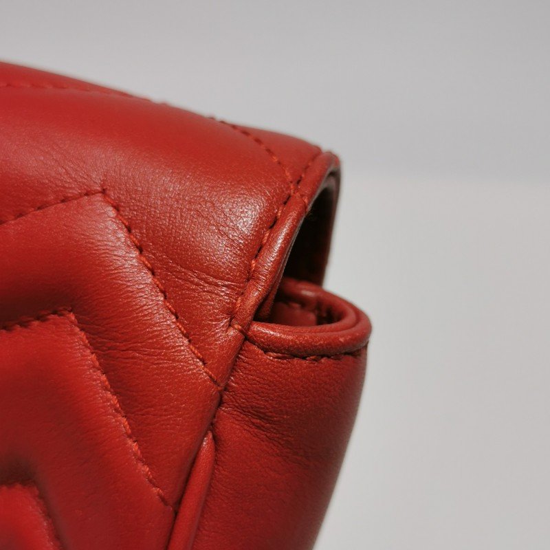 Gucci GG Marmont超迷你牛皮V紋絎縫雙G標誌 口蓋包斜背包單肩包-15