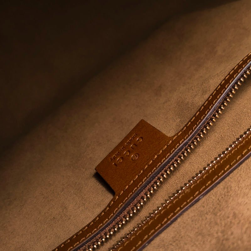 Gucci牛皮雙C老花拉鍊手提包-9