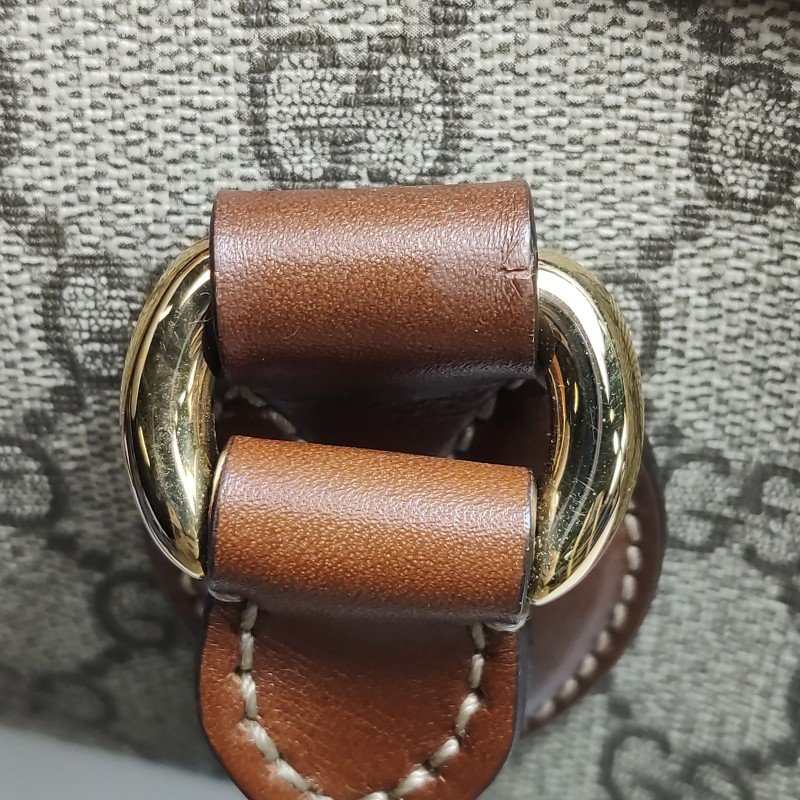 Gucci牛皮雙C老花拉鍊手提包-11