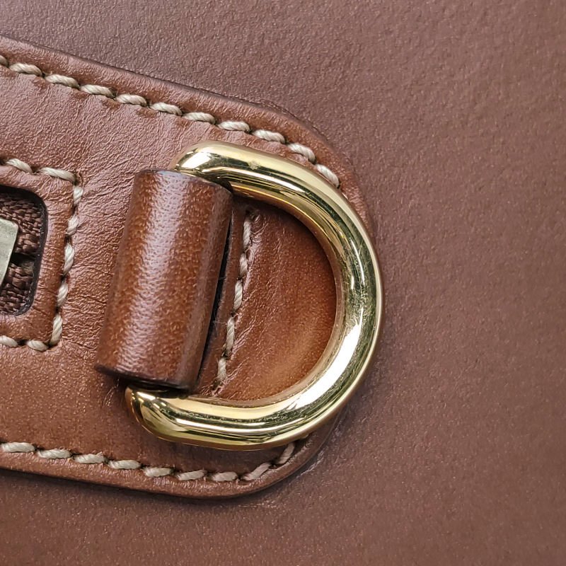 Gucci牛皮雙C老花拉鍊手提包-12