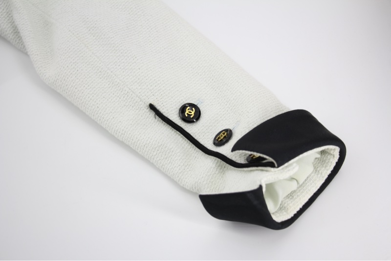 Chanel Vintage P95 羊毛Coco紐扣白色淺綠色短版外套-8