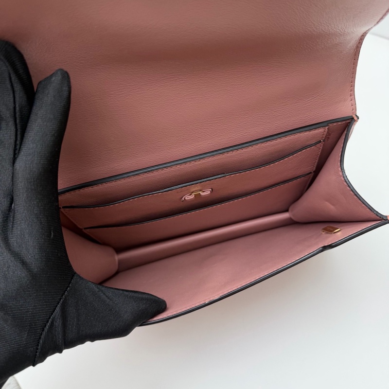 98新Ferragamo菲拉格慕 Vara蝴蝶結包 深粉色牛皮+金屬鏈條 蝴蝶結+琥珀色寶石扣-4