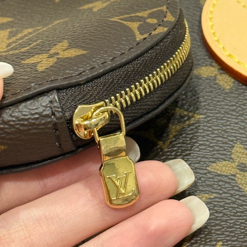 LV Neverfull BB-7
