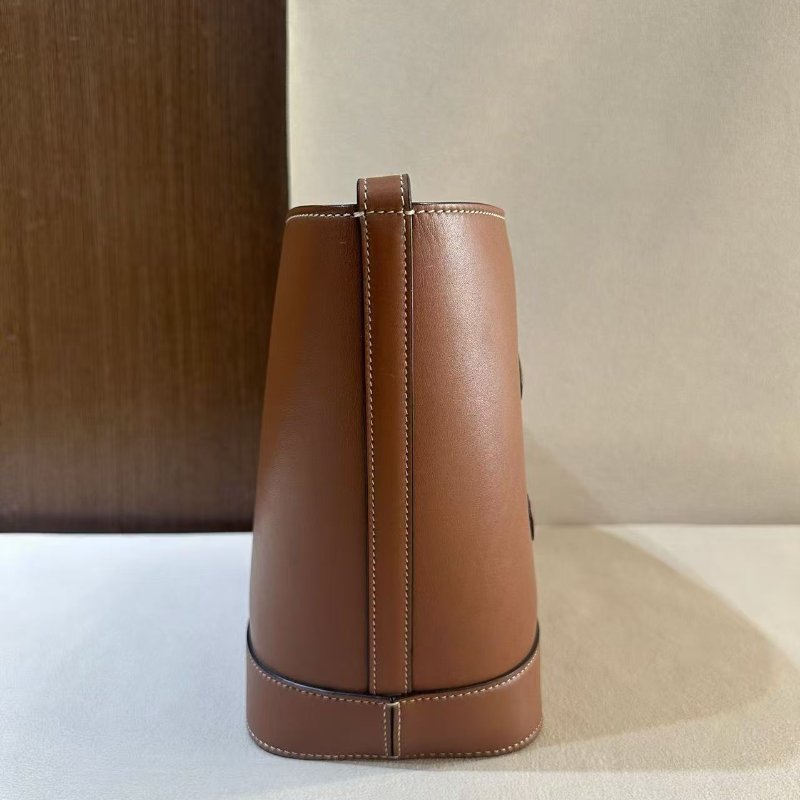 Celine焦糖色水桶包 22*17*10cm 99新配件塵袋-3