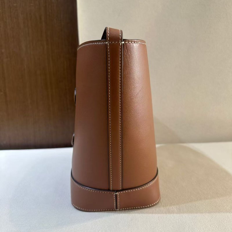 Celine焦糖色水桶包 22*17*10cm 99新配件塵袋-4