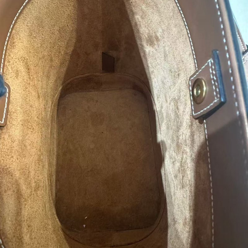 Celine焦糖色水桶包 22*17*10cm 99新配件塵袋-6