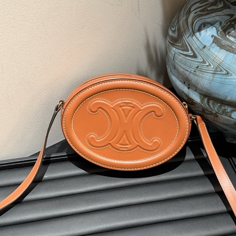 Celine 焦糖色月餅包小號 21年單包