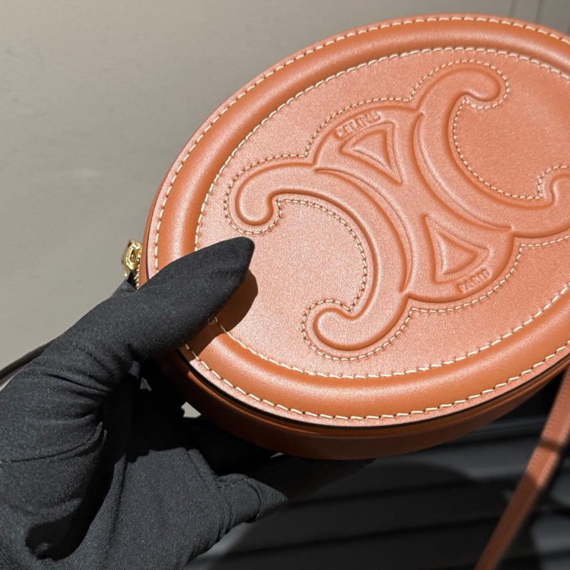 Celine 焦糖色月餅包小號 21年單包-3