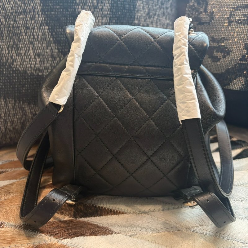 CHANEL黑金菱格紋前口袋後背包/晶片-1