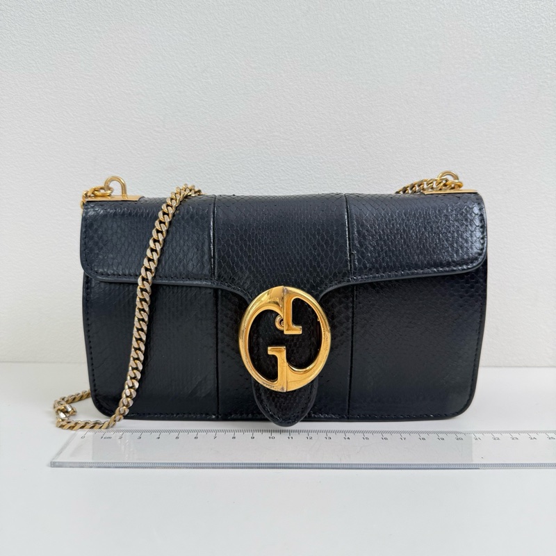 Gucci/古馳 蛇皮黑色鏈條斜挎包 金扣-1