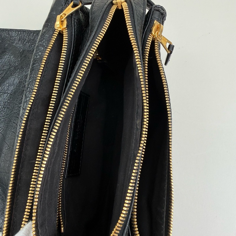 Balenciaga/巴黎世家 機車黑色斜挎包 金扣-7