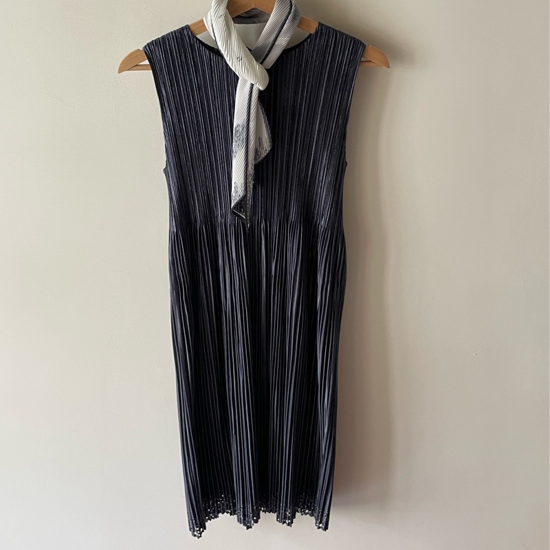 ▪️富貴選物FUGUEI▪️PP  藍灰色 緞面光澤無袖短洋裝-0