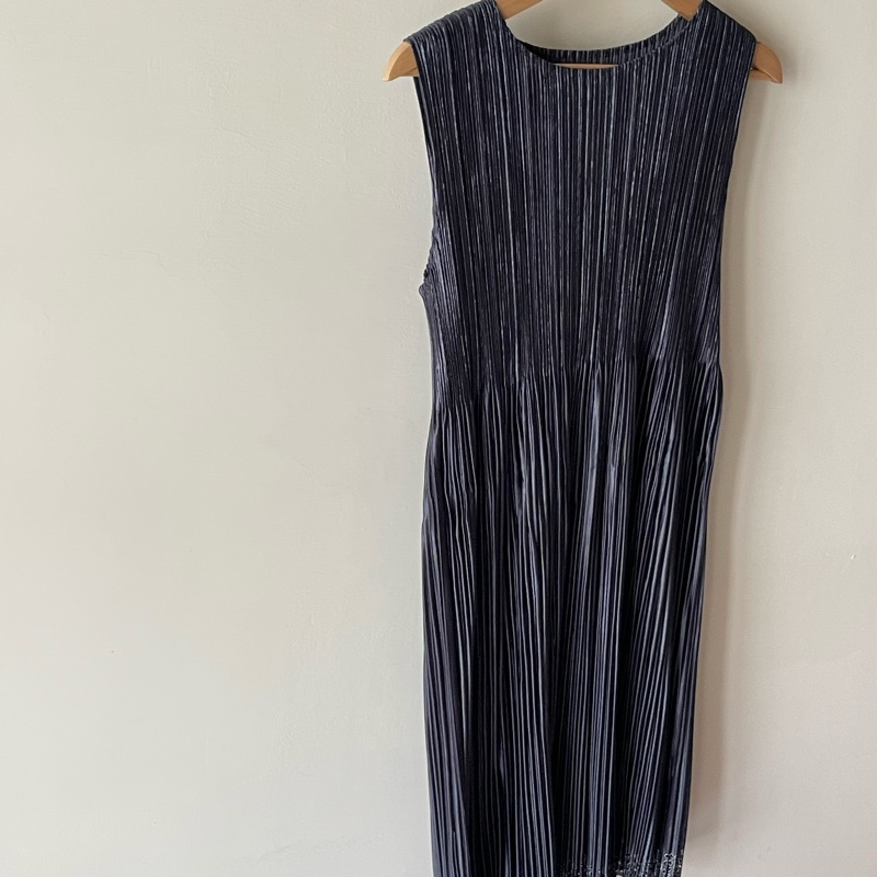 ▪️富貴選物FUGUEI▪️PP  藍灰色 緞面光澤無袖短洋裝-4