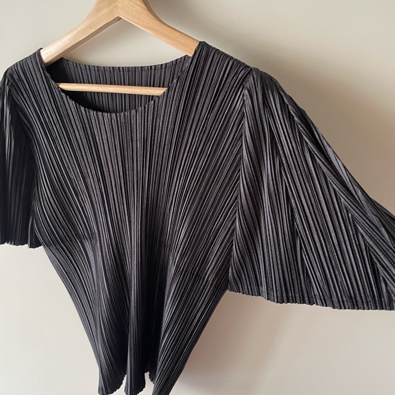 ▪️富貴選物FUGUEI▪️PP 三宅一生黑色緞面上衣 造型袖 傘狀袖 天使翅膀-2