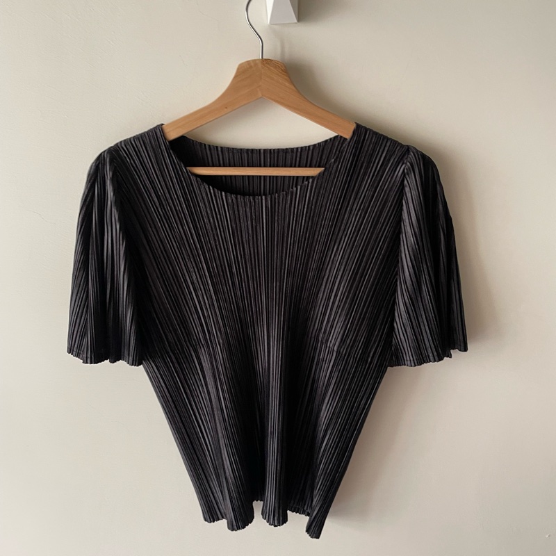 ▪️富貴選物FUGUEI▪️PP 三宅一生黑色緞面上衣 造型袖 傘狀袖 天使翅膀-4