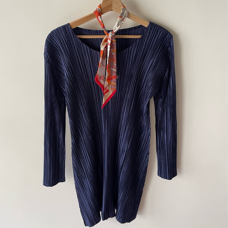 ▪️富貴選物FUGUEI▪️PP 三宅一生深藍色 緞面光澤長袖短洋裝 連衣裙-0