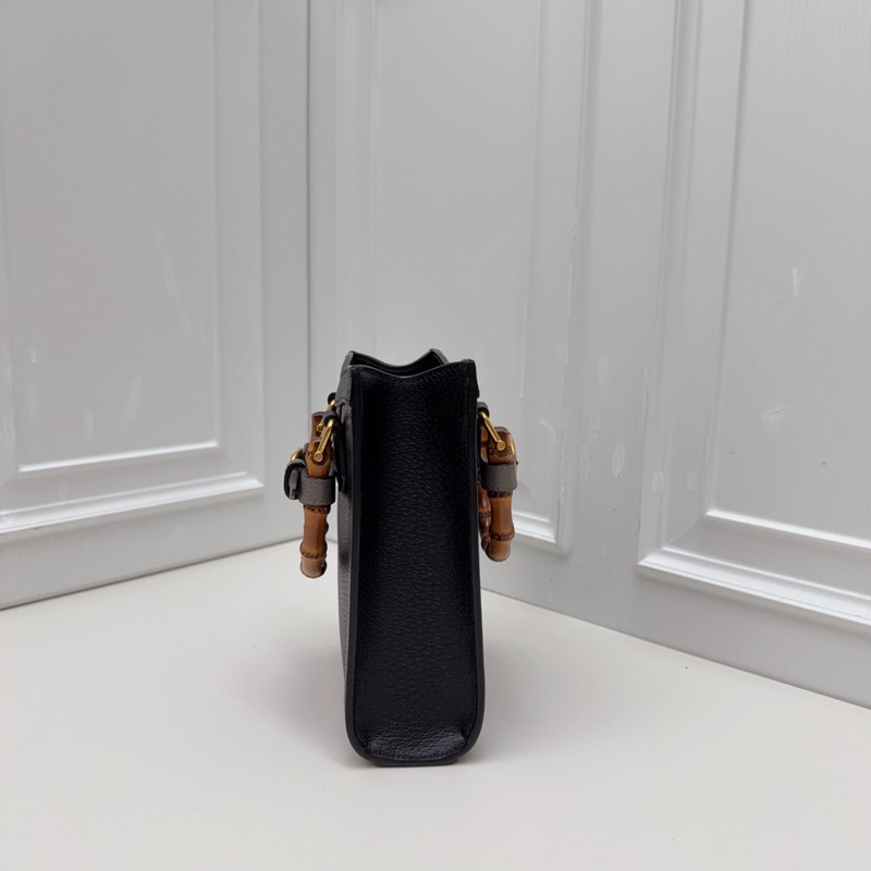 閒置Gucci古馳 Diana系列黑金竹節手柄包 黑色粒面牛皮+竹節手柄 復古優雅氣質滿分-3