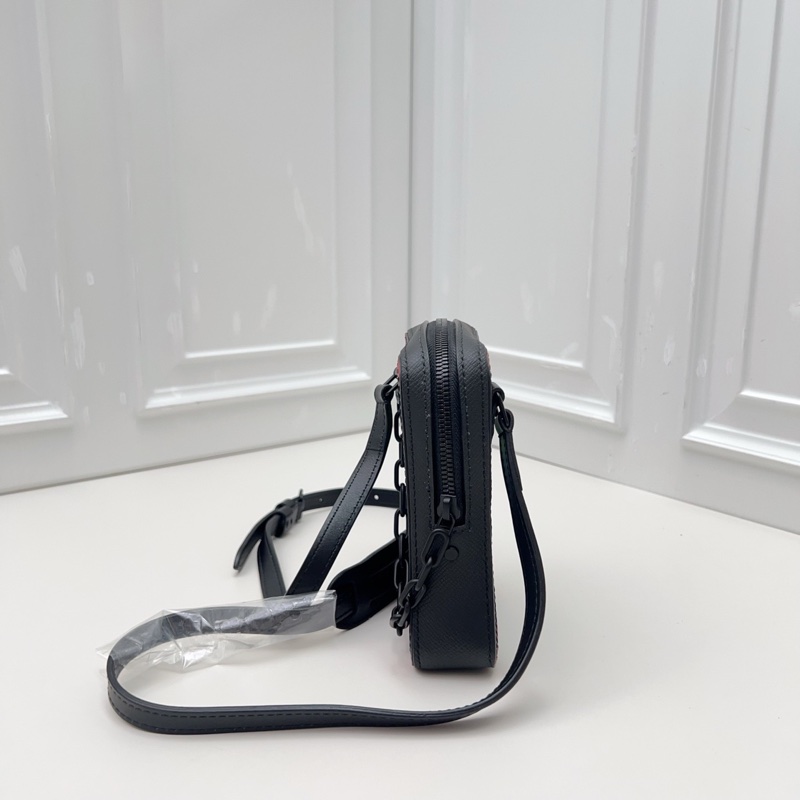 閒置新LV路易威登 春夏男裝秀款彩虹x郵差包 -3