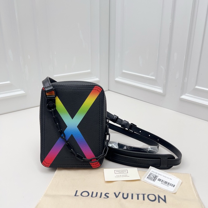 閒置新LV路易威登 春夏男裝秀款彩虹x郵差包 -5