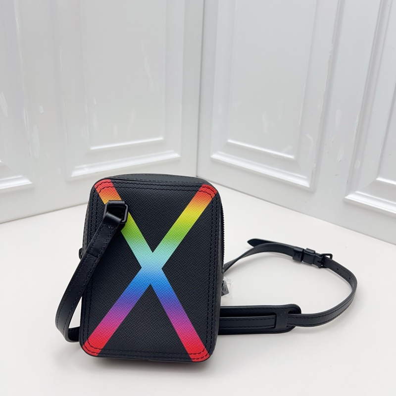 閒置新LV路易威登 春夏男裝秀款彩虹x郵差包 -6