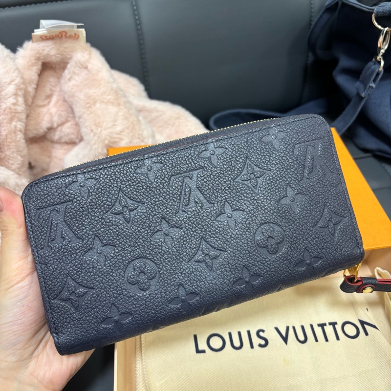LV藍色牛皮老花壓紋拉鏈長夾-1