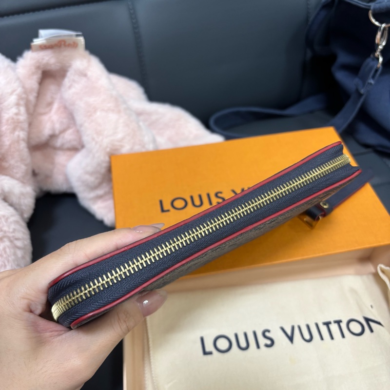 LV藍色牛皮老花壓紋拉鏈長夾-2