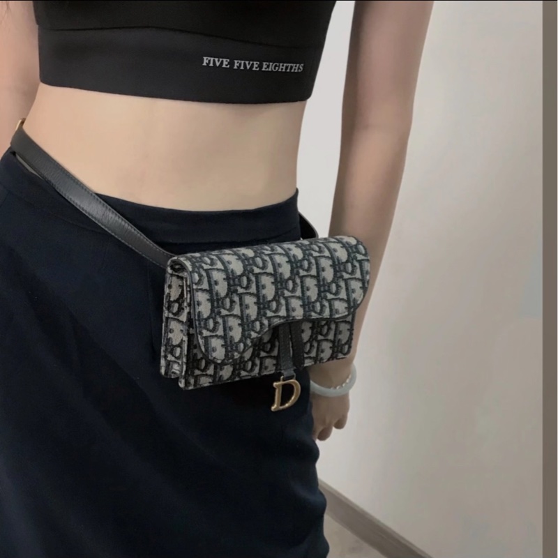 Dior老花胸包-4